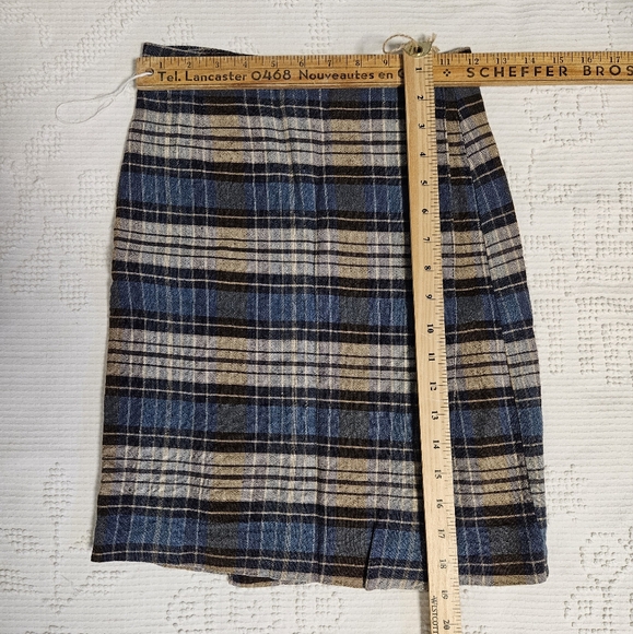 Vintage Plaid Wrap Skirt - Picture 5 of 8